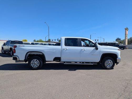 Summit White 2025 Chevrolet Silverado 2500 LT