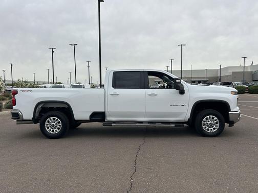 Summit White 2025 Chevrolet Silverado 2500 LT