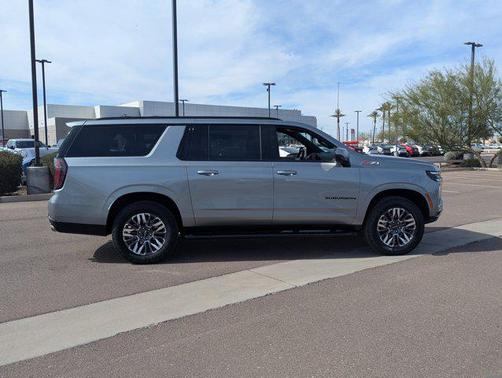 2025 Chevrolet Suburban 4WD Z71