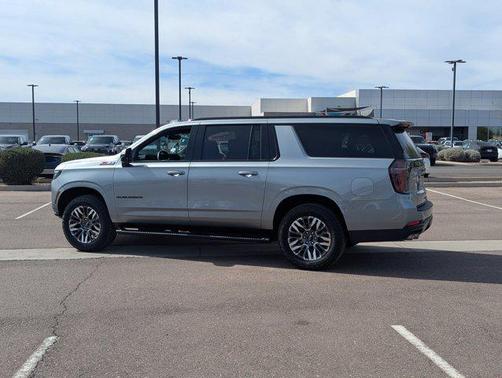 2025 Chevrolet Suburban 4WD Z71
