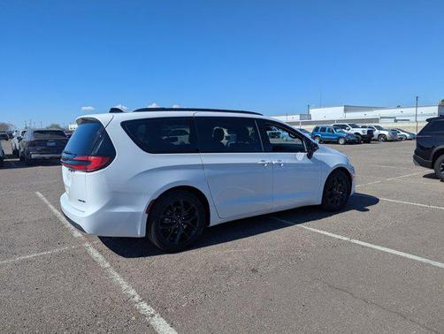 2025 Chrysler Pacifica Limited