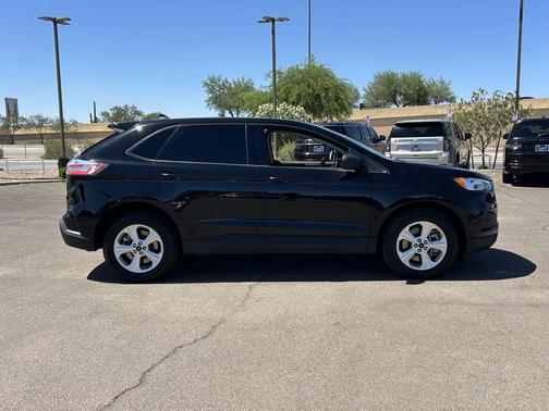 Black Metallic 2023 Ford Edge SE