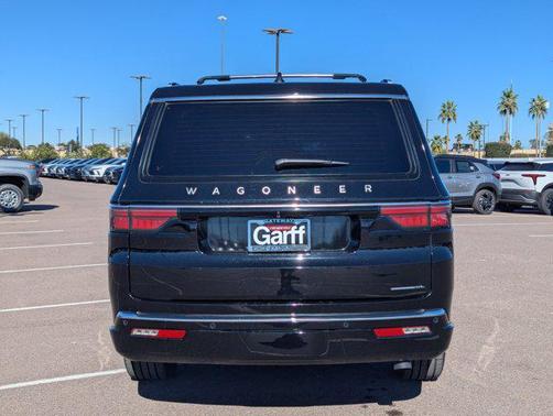 2023 Jeep Wagoneer L Series III 4x2