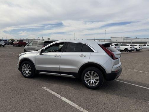 2022 Cadillac XT4 Premium Luxury