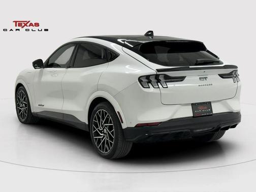2022 Ford Mustang Mach-E GT