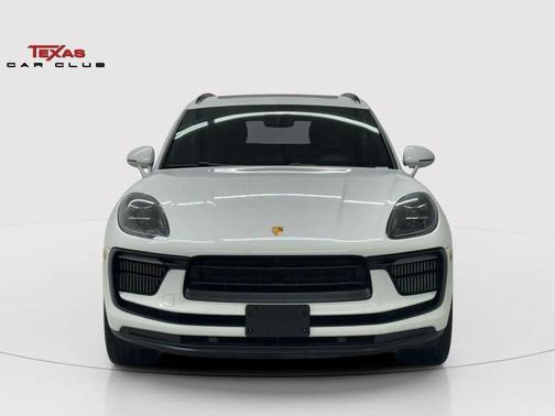 White 2022 Porsche Macan Macan