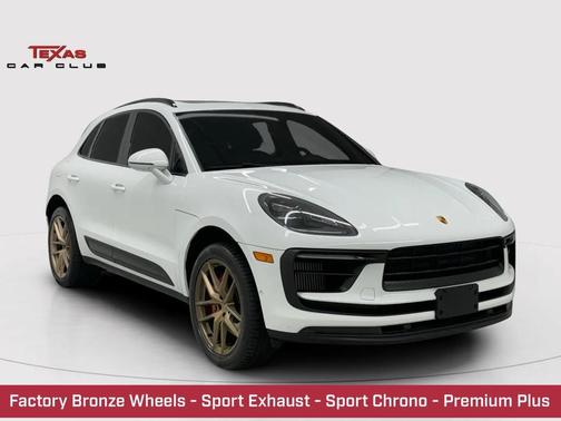 White 2022 Porsche Macan Macan