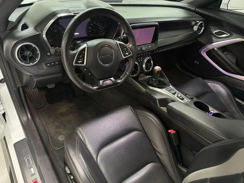 Summit White 2016 Chevrolet Camaro 2SS