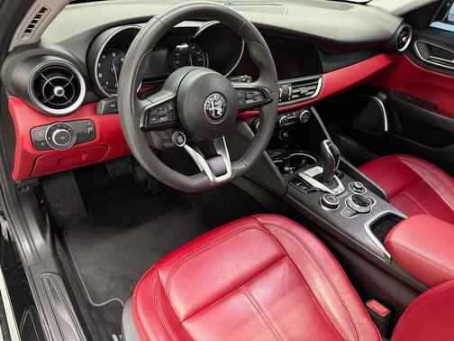 2020 Alfa Romeo Giulia Sport