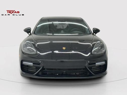 2017 Porsche Panamera Turbo
