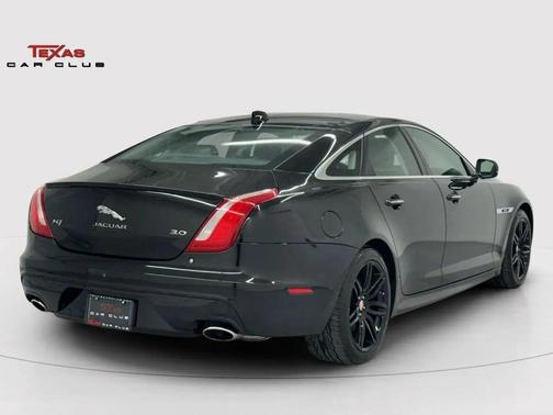 2017 Jaguar XJ XJ R-Sport