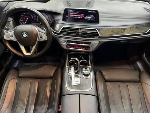 2018 BMW 740e xDrive iPerformance
