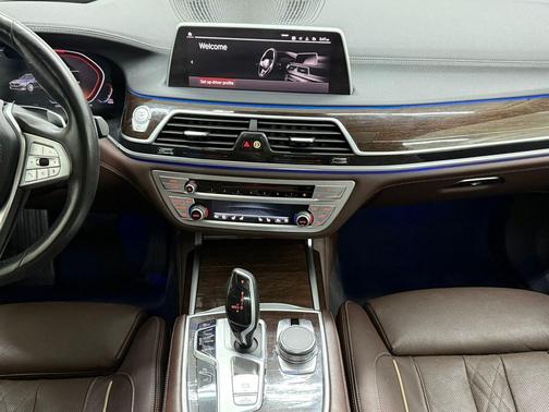 2020 BMW 750 i xDrive