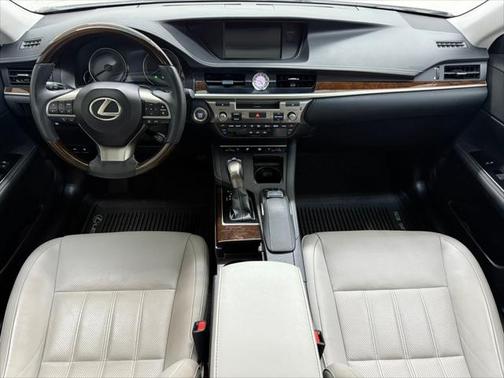 2017 Lexus ES 350 Base