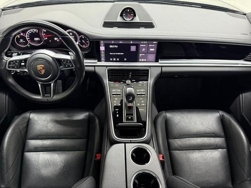 2020 Porsche Panamera 4