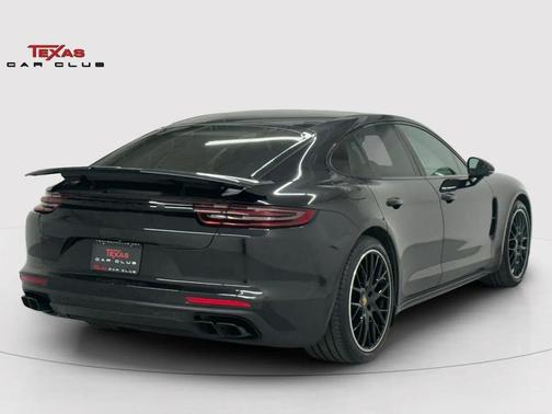2017 Porsche Panamera Turbo