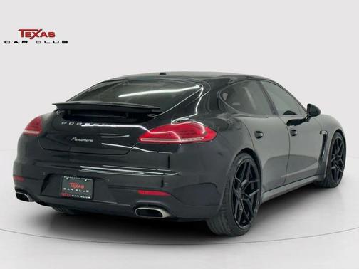 2016 Porsche Panamera 4