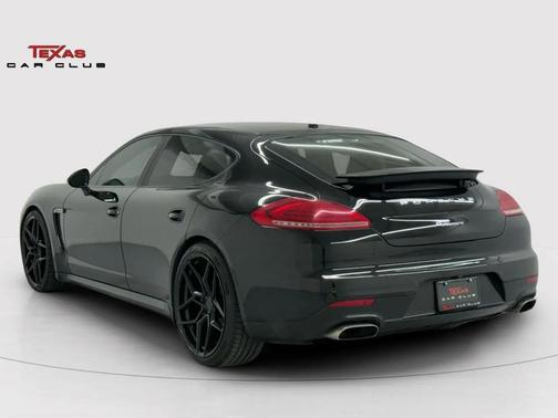 2016 Porsche Panamera 4