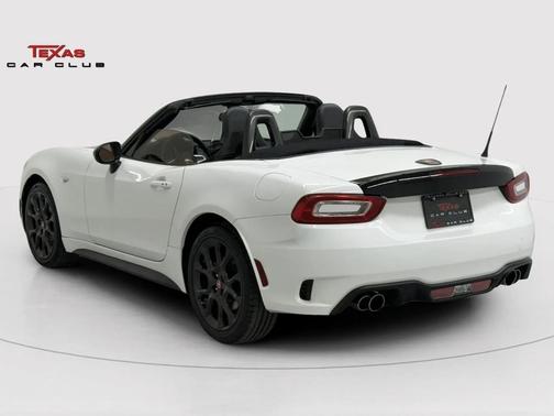 2017 FIAT 124 Spider Base