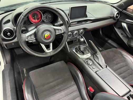2017 FIAT 124 Spider Base