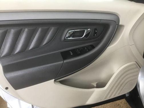 2012 Ford Taurus SE