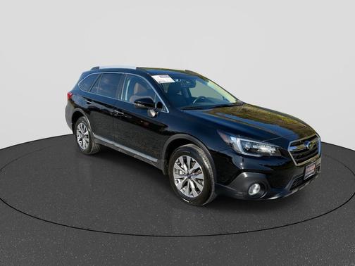 Crystal Black Silica 2018 Subaru Outback 3.6R Touring