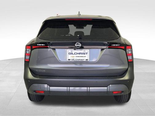 Gun Metallic 2025 Nissan Kicks S