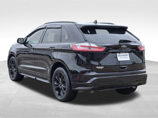 Agate Black Metallic 2024 Ford Edge SE
