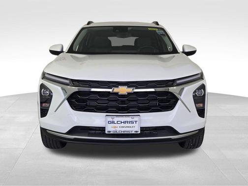 Summit White 2026 Chevrolet Trax LT