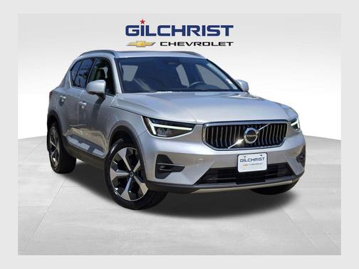 Silver Dawn Metallic 2023 Volvo XC40 B5 Plus Bright Theme