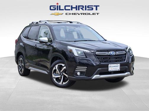 Crystal Black Silica 2024 Subaru Forester Touring