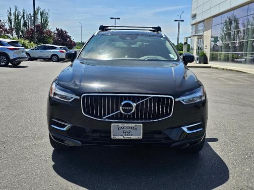 Onyx Black Metallic 2019 Volvo XC60 Recharge Plug-In Hybrid T8 Inscription