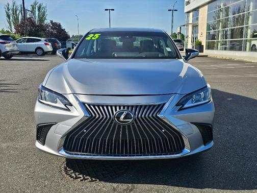 Iridium 2025 Lexus ES 300h Base