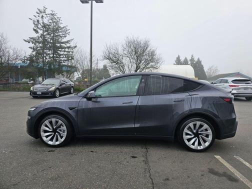 2026 Tesla Model Y Premium