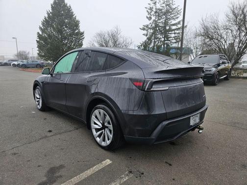 2026 Tesla Model Y Premium
