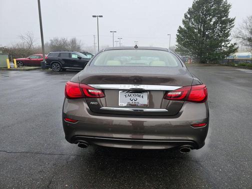 2018 INFINITI Q70 3.7X LUXE