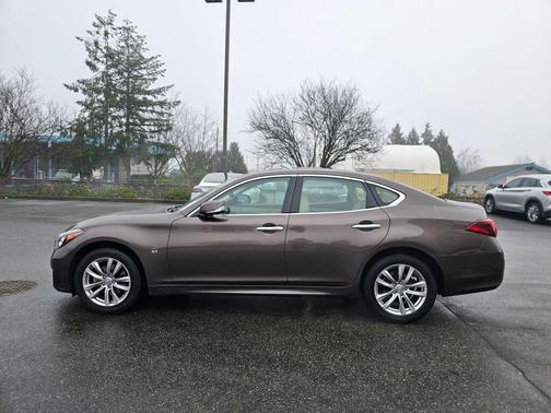 2018 INFINITI Q70 3.7X LUXE