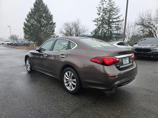 2018 INFINITI Q70 3.7X LUXE