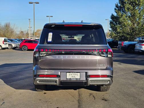 2025 INFINITI QX80 Luxe
