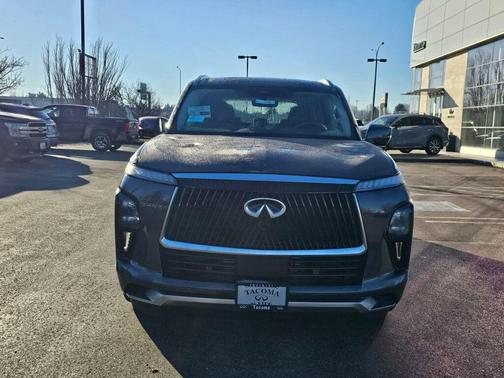 2025 INFINITI QX80 Luxe