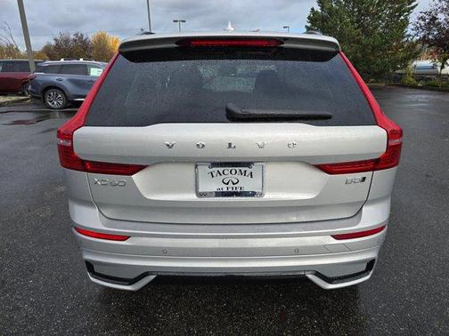 2023 Volvo XC60 B5 Plus Dark Theme