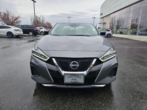 Gun Metallic 2023 Nissan Maxima 3.5 SV