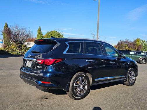 2017 INFINITI QX60 Base