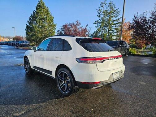 2021 Porsche Macan Base