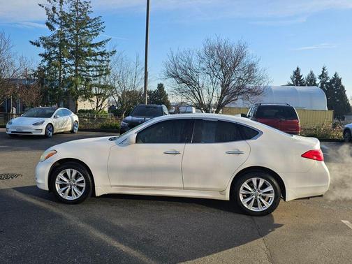 2011 INFINITI M37x Base