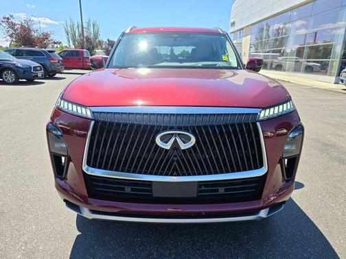 2025 INFINITI QX80 Luxe