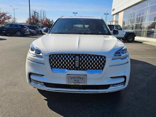 White Metallic 2023 Lincoln Aviator Black Label Grand Touring