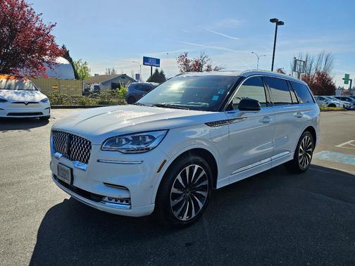 White Metallic 2023 Lincoln Aviator Black Label Grand Touring