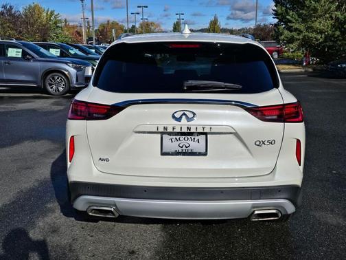 2022 INFINITI QX50 Luxe