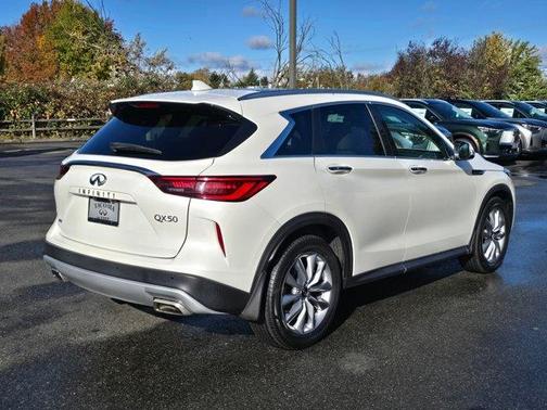 2022 INFINITI QX50 Luxe